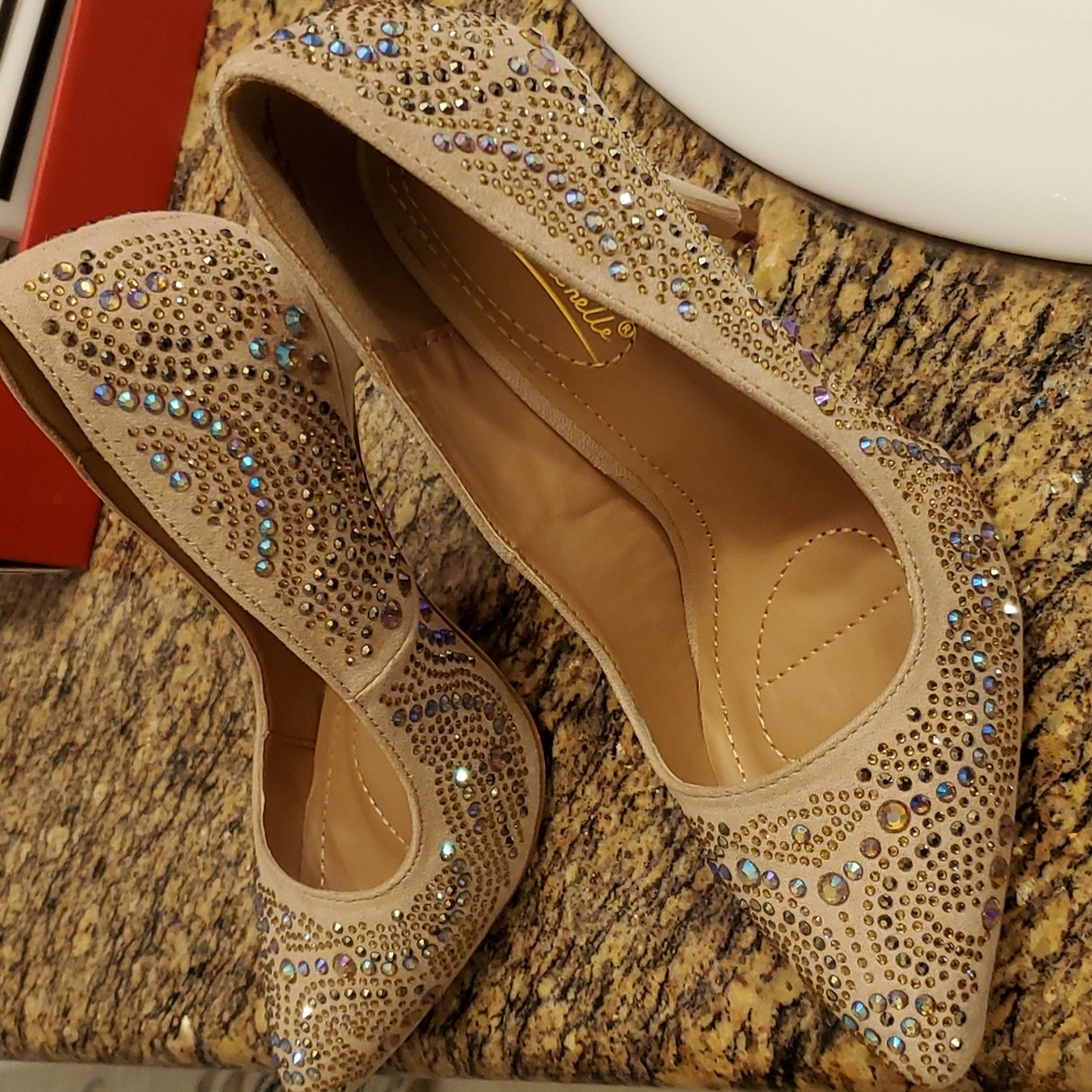 Sparkly Heels 👠